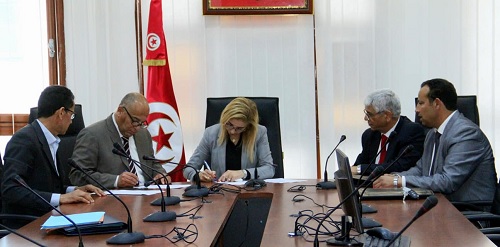 إمضاء محضر إتفاق بين وزارة الصحة والجامعة العامة للصحة
