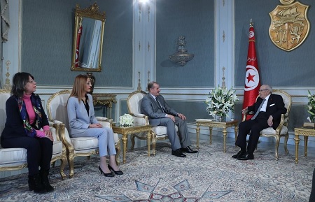 السبسي يستقبل وفدا عن المكتب التنفيذي لجمعية القضاة التونسيين