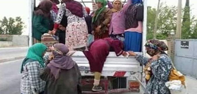 تتراوح اعمارهن بين 15 و 56 سنة.. سقوط عاملات فلاحة من شاحنة