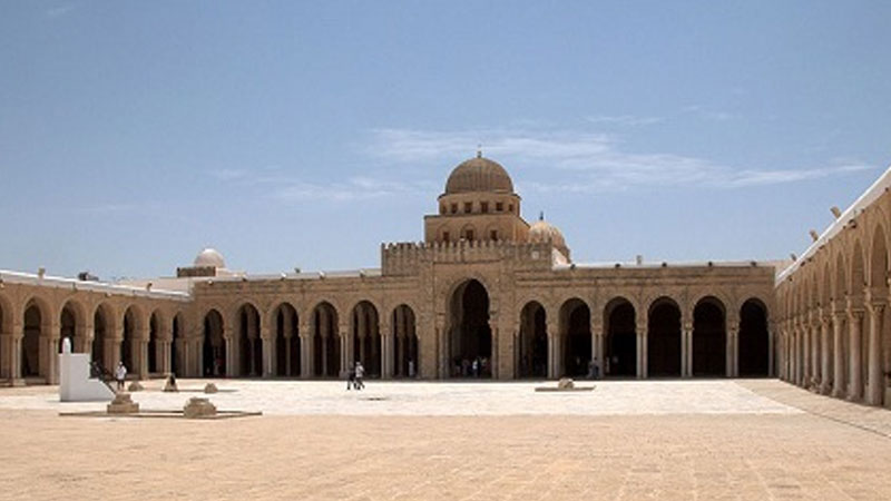 ”مؤسسة القيروان” تلغي احتفالات ليلة القدر بساحة جامع عقبة