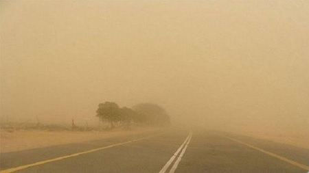 رياح رمليّة قويّة تحجب الرّؤية ببن قردان