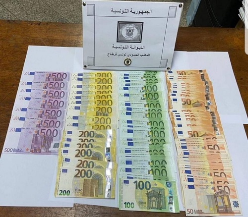 مطار قرطاج: مصالح الديوانة تحجز 13 ألف أورو