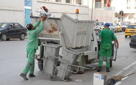 أعوان نظافة بلدية تونس يستأنفون عملهم