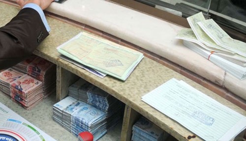 القطاع البنكي في تونس: بين حقيقة نقص السيولة ودفع الدولة نحو “التّسول”
