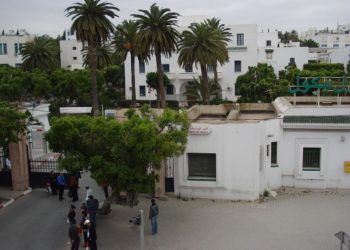 فرار مصابين بفيروس الكورونا من مستشفى شارل نيكول
