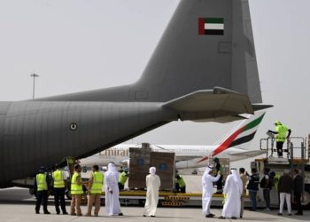 كورونا: طائرة مساعدات إماراتية إلى إيطاليا