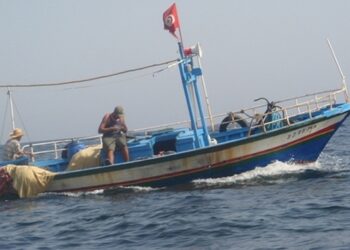 أهالي 24 بحارا يطالبون بإطلاق سراح أبنائهم المحتجزين في إيطاليا