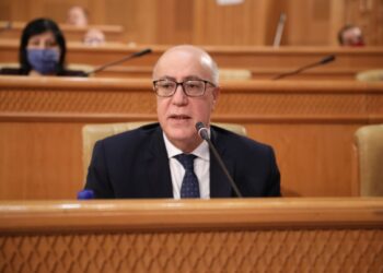 في جلسة عامة بالبرلمان: محافظ البنك المركزي يُحذّر