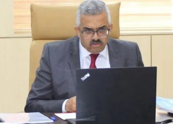 وزير العدل للقضاة:”ارتقوا بسلوككم ..و لا يمكن الزيادة في اجوركم “