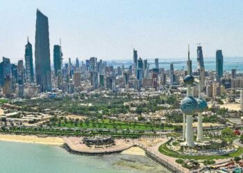 الكويت: إحالة 60 موظفا بدرجة وزير على التقاعد