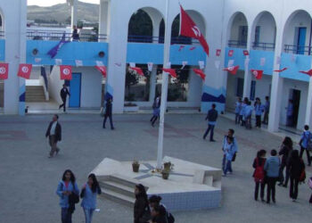 تفشي ظاهرتي العنف واستهلاك المخدرات في المعاهد الثانوية