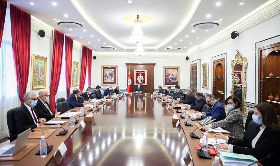 مجلس الوزراء يصادق على جملة من مشاريع القوانين والاوامر الحكومية