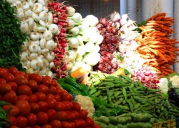 نقابة الفلاحين :”توريد الخضر لا يخضع لإجراءات رقابية و قد تحتوي على مواد مسرطنة “