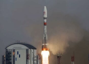 إطلاق “سويوز-2” وعلى متنه 36 قمرا صناعيا بريطانيا للاتصالات