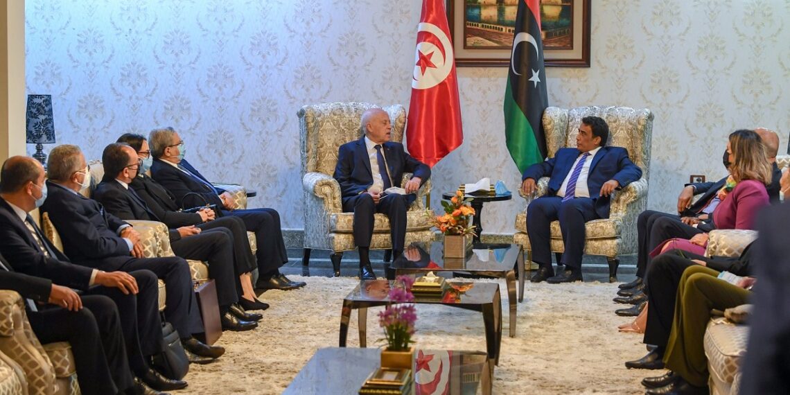 وصول رئيس الجمهورية الى مطار معيتيقة بطرابلس
