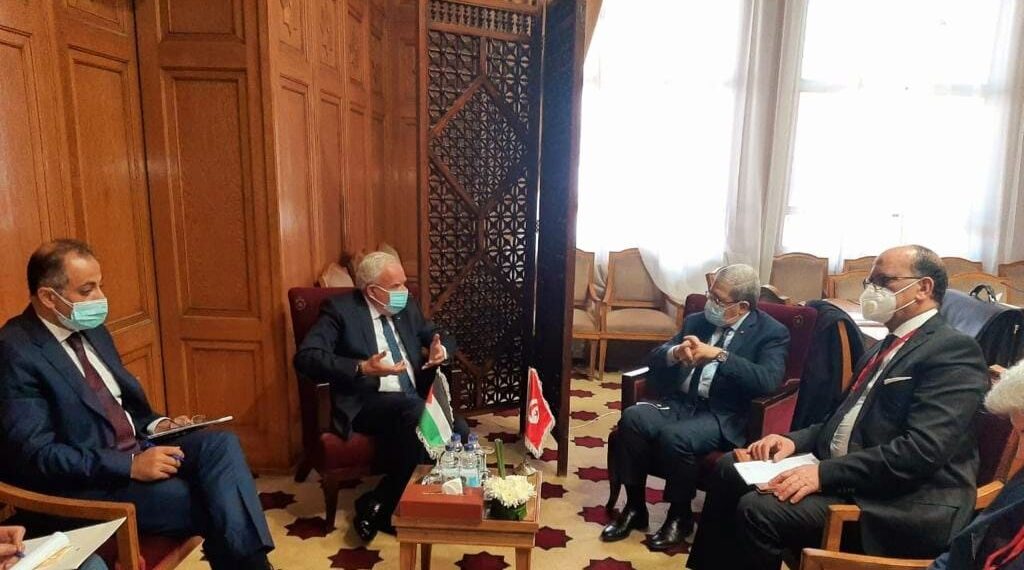 الجرندي لدى لقائه نظيره الفلسطيني: تونس تدفع في اتجاه إعادة القضية الفلسطينية إلى الساحة الدولية”