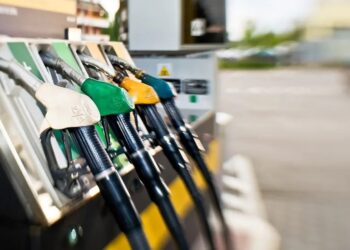 مدير عام المحروقات: مواكبة الأسعار العالمية تفرض الزيادة بـ 20 % في أسعار المحروقات