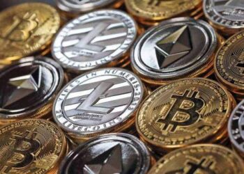 العملة المشفرة بتكوين تهبط لأدنى مستوى