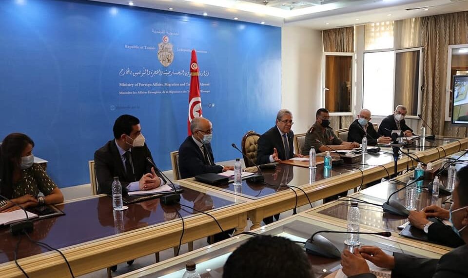 اجتماع تنسيقي حول استئناف الحركة الجوية مع روسيا وتوفير اللقاحات