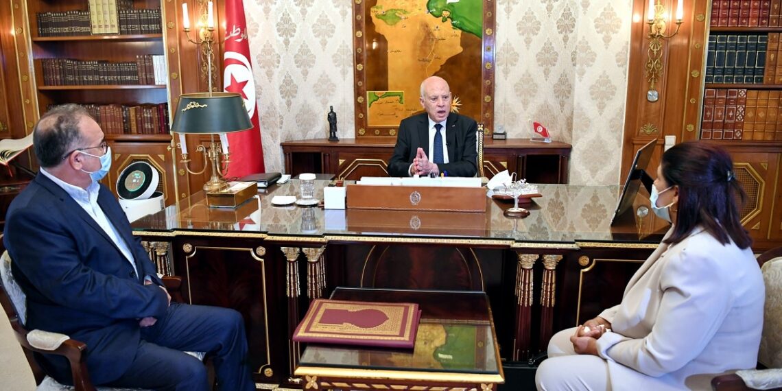 رئيس الجمهورية يوصي بالتسريع في صرف المساعدات الاجتماعية