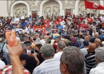 العاصمة: وقفة احتجاجية تنديدا بإجراءات 25 جويلية