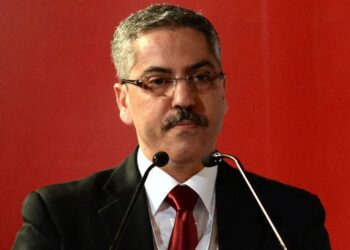 شفيق صرصار :”نحن في نظام رئاسوي …و كل الاختصاصات بيد رئيس الجمهورية “