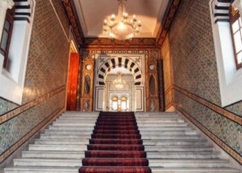 صدور أوامر رئاسية تقضي بإقالة أعضاء ديوان راشد الغنوشي