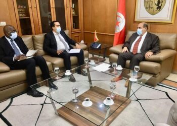 متابعة تنفيذ مشروع الدراسة الإستراتيجية للصناعة والتجديد في مرحلتها الأخيرة
