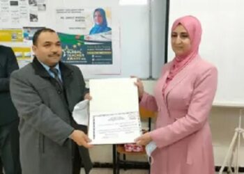 جزائرية بين أفضل 100 معلم عالمي في عام 2021