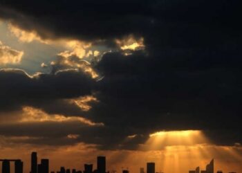 صاروخان يستهدفان الإمارات مُجددا