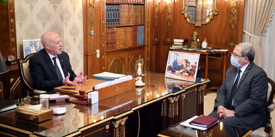 سعيد يدعو الدول الأجنبية إلى الانتباه من مواقفها من تونس