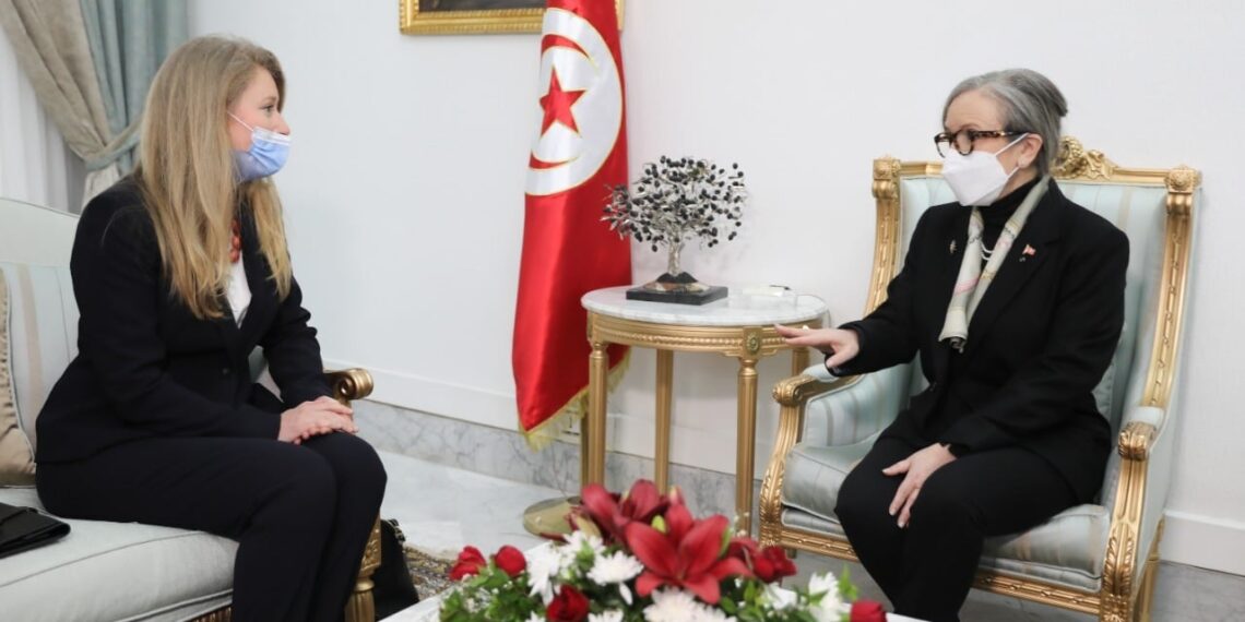 بريطانيا تعرب عن استعدادها لدعم تونس في مفاوضات صندوق النقد الدولي