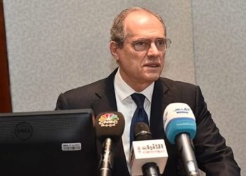 نائب رئيس الحكومة اللبنانية :”سيجري توزيع الخسائر بين الدولة ومصرف لبنان والمودعين”