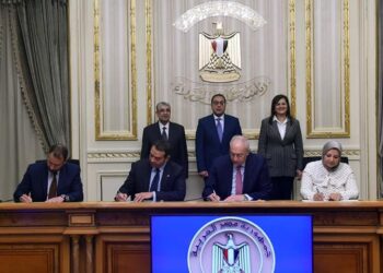مصر توقع مذكرة تفاهم لإنشاء مشروع ضخم لإنتاج الوقود الأخضر