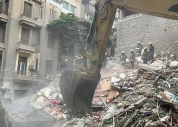 مصر: انهيار عقار مكون من 5 طوابق في وسط القاهرة