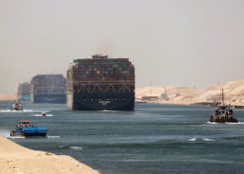 قناة السويس المصرية تحقق أعلى إيراد سنوي مالي في تاريخها