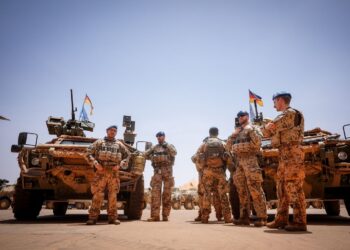 ألمانيا تعلن تعليق عملياتها العسكرية في مالي