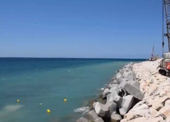 مشروع وطني كبير بتقنيات حديثة… تقدم إنجاز مشروع طريق عين أقطر قربص (فيديو)