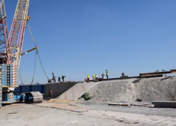 مشاريع طرقات وجسور مُعطلة في 3 ولايات: الحلول المُقترحة لتسريع نسق الانجاز