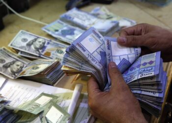 لبنان: الليرة تسجل مكاسب طفيفة