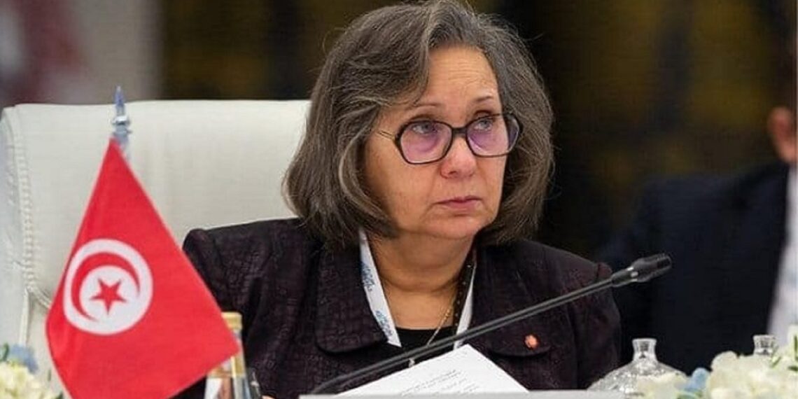وزيرة الصناعة: نعتمد سياسية استباقيّة…و 3 بواخر محملّة بالمحروقات  في طريقها إلى تونس