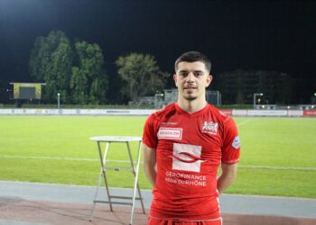 رفض اللعب مع تونس.. مدرب المنتخب السويسري يقول للعمدوني ”لا مقعد لك بيينا”