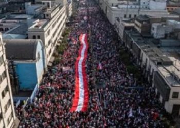 سقوط قتيل وإصابة 5 آخرين خلال احتجاجات معارضة للحكومة في البيرو