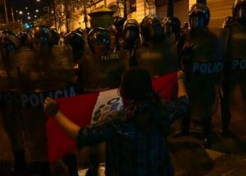 7 قتلى في مواجهات بين جنود ومتظاهرين في جنوب البيرو