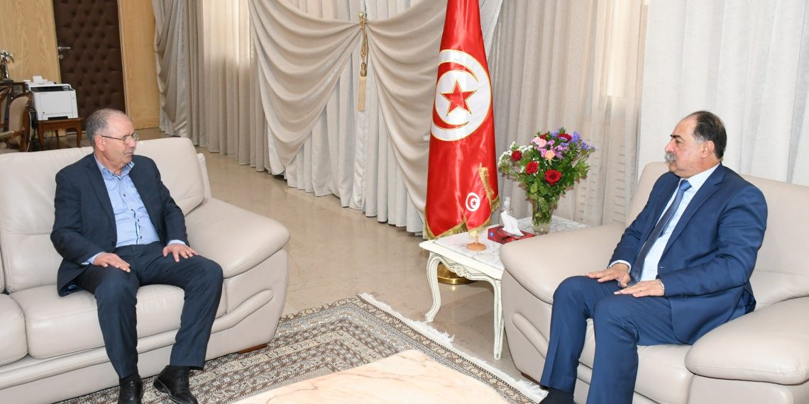 ماذا في لقاء وزير الدّاخليّة بالطبوبي؟