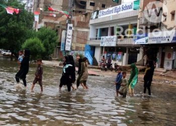 مصرع 25 شخصا على الأقل جراء الفيضانات في باكستان