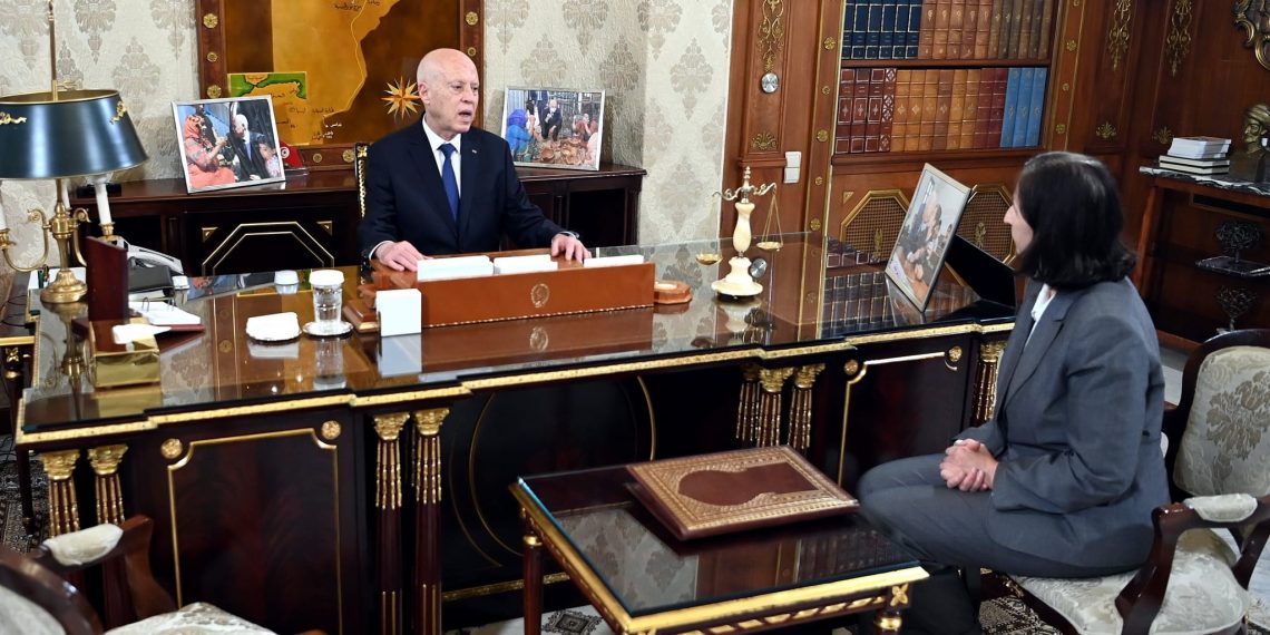 رئيس الجمهورية يُشدّد على ضرورة الإسراع في توزيع المساكن الاجتماعية الجاهزة