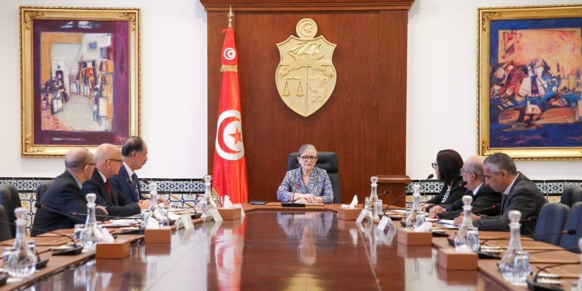 ملف تزويد البلاد بالحبوب محور جلسة عمل وزارية