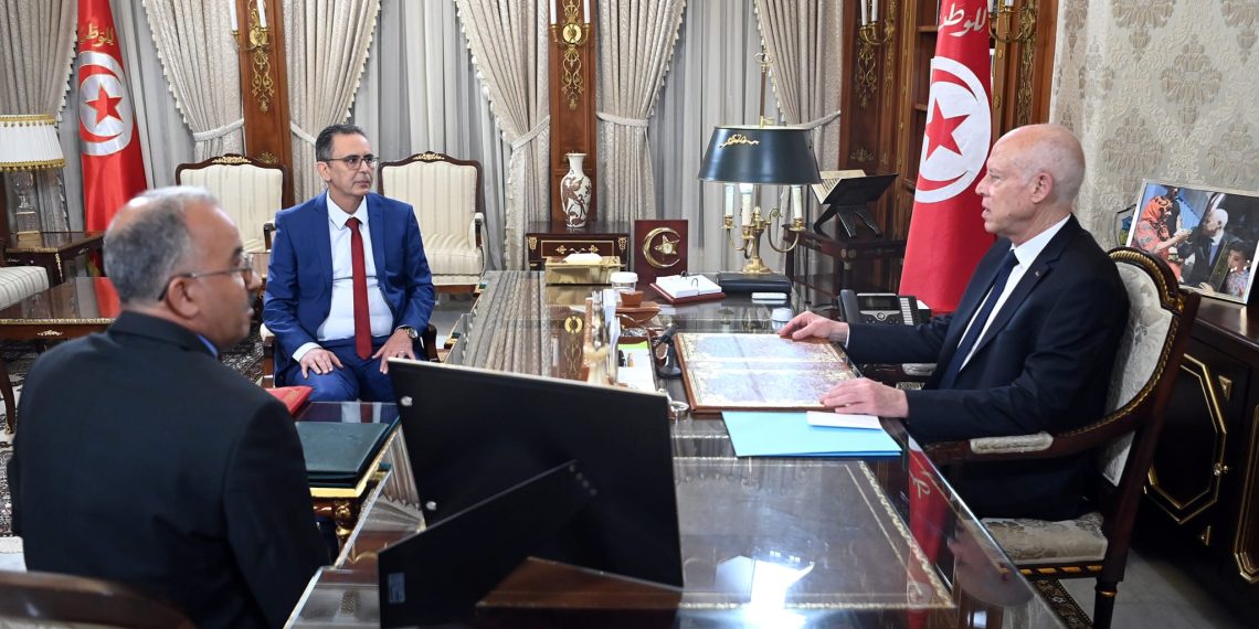سعيد: “لو استرجع الشعب الأموال المنهوبة لما عاش هذه الأزمة”