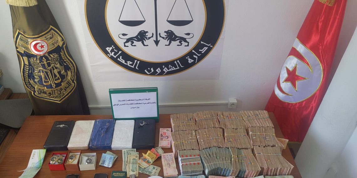 الكشف عن وفاق إجرامي يتاجر في المنقولات الأثرية